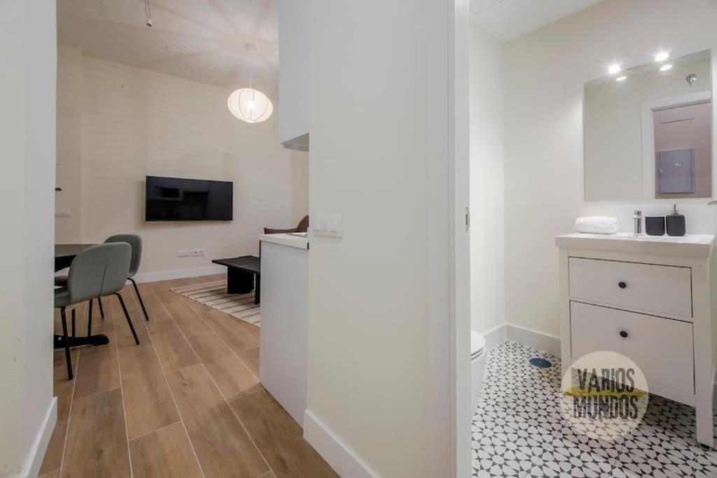 Cozy Y Centrico Apt Para 6Pax En Plaza Del Carmen E2 مدريد المظهر الخارجي الصورة